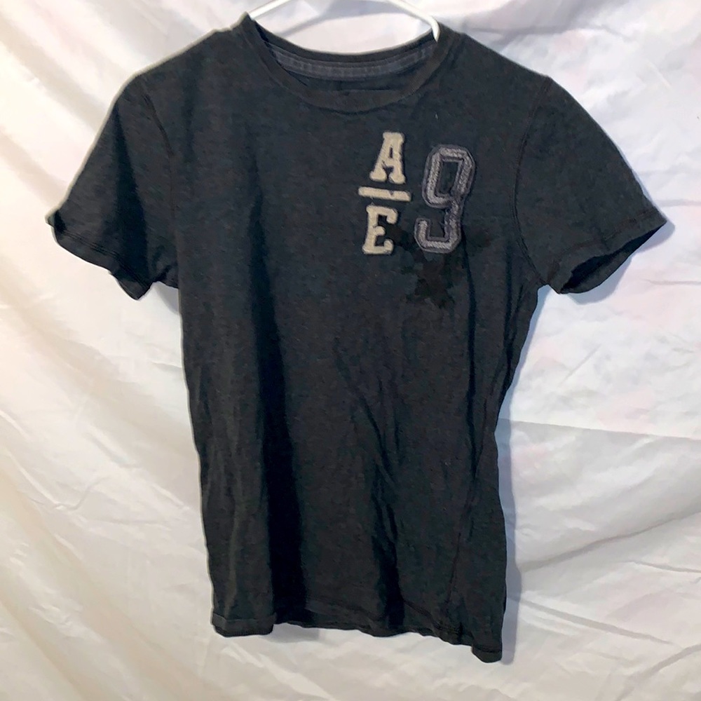 Size small grey American eagle t-shirt.